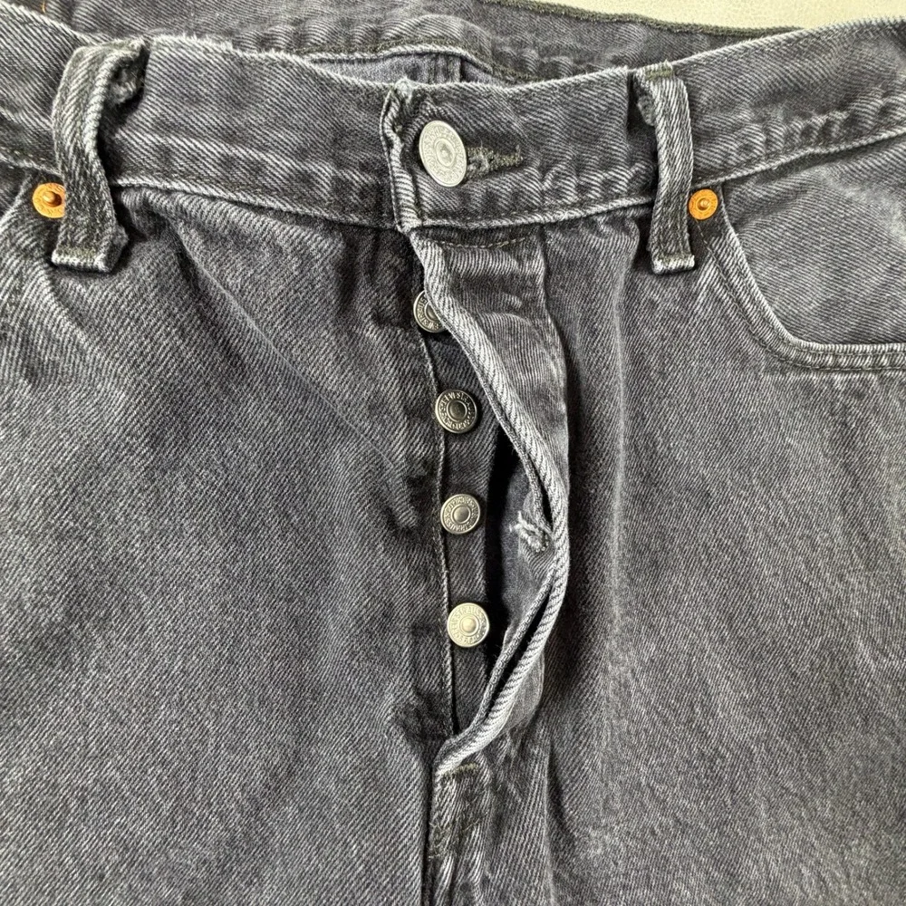 Levis 501 Original Fit Mens 36x30 Jeans Charcoal Black Straight Leg